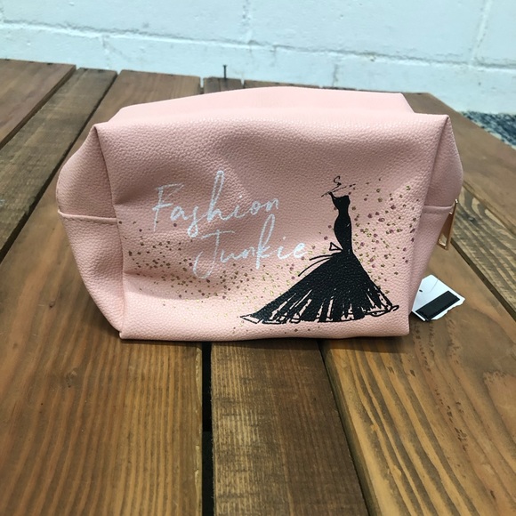 NWT Pink Makeup Bag “fashion junkie” - Picture 5 of 6